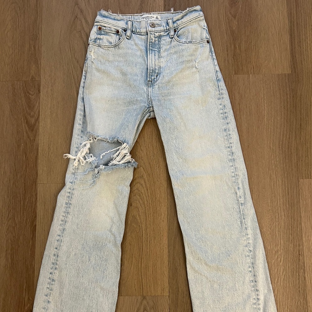Abercrombie & Fitch High Rise 90s Relaxed Jean | 23S